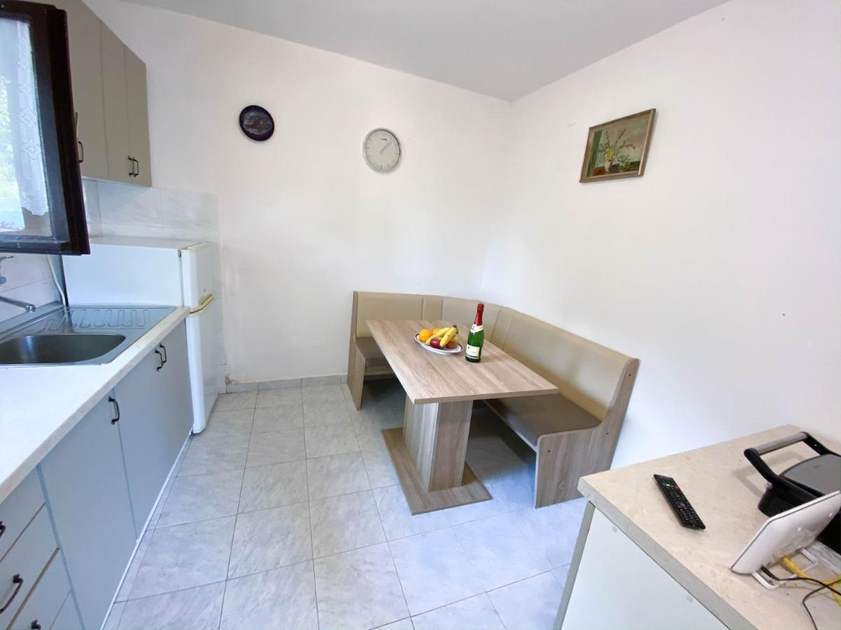 Seaview & Beachfront Apartments Jakov Donji Okrug  Ngoại thất bức ảnh
